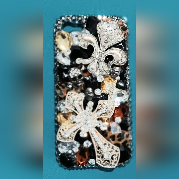 2 Lux Addiction handmade iPhone case's w/genuine Swarovski crystals RARE! - Picture 2 of 4